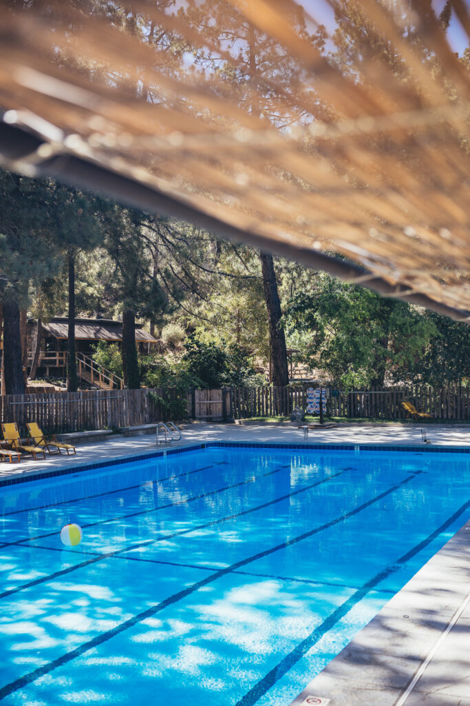 piscine du camping Huttopia Paradise Springs à 1h30 de Los Angeles
